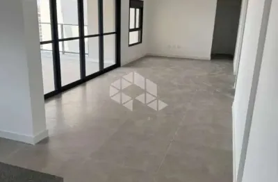 O apartamento no bairro mirandópolis possui 141 metros quadrados com 3 quartos sendo 3 suites