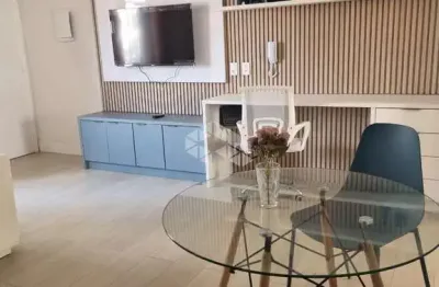 Apartamento 38 m² completamente reformado, próximo a estação são joaquim.