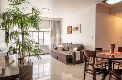 Apartamento de 90m² na liberdade, reformado, com 02 quartos e 01 vaga de garagem.