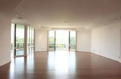 Apartamento espaçoso e luxuoso à venda em santo amaro, são paulo-sp. 5 quartos, 5 suítes, 6 banheiros, 4 vagas de garagem e 542,00 m² de área.