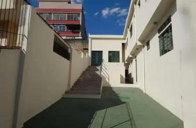 Prédio para alugar na Rua Acuti, Cidade Dutra, São Paulo