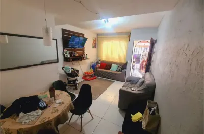 Casa com 2 quartos à venda na Djalma Pessolato, 259, Jardim Satélite, São Paulo