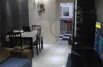 Casa em condomínio fechado com 3 quartos à venda na Rua Gregório Ferreira, Vila Emir, São Paulo