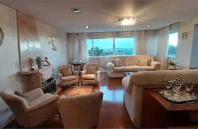 Apartamento com 3 quartos para alugar na Rua Cambuci do Vale, 597, Interlagos, São Paulo