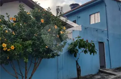 Casa com 2 quartos para alugar na Rua Francisco Izidro, 12, Interlagos, São Paulo