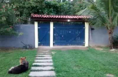 Casa de 3 quartos com 1 suíte e 2 vagas com terreno de 450 m²