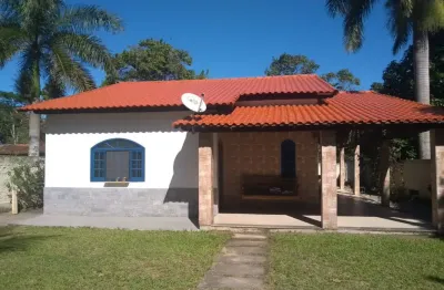 Casa de 3 quartos com 1 suíte e 2 vagas com terreno de 450 m² com uma bela vista das montanhas