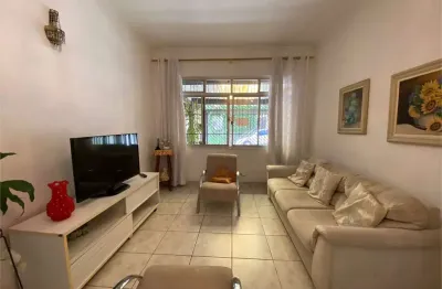 Casa com 3 quartos à venda na Rua Benjamim Lima, 129, Jabaquara, São Paulo