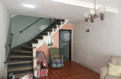 Casa com 03 quartos, 01 vaga - miolo vila gumercindo