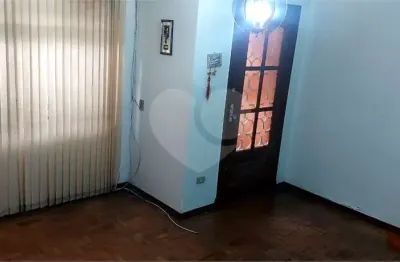 Sobrado com 03 quartos , 02 salas, 02 vagas paralelas - 750mts metrô alto do ipiranga