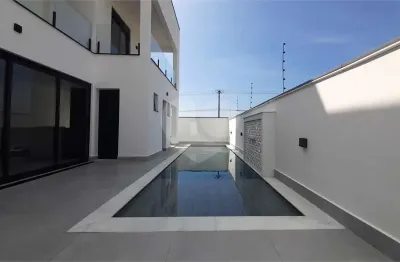 Casa em condomínio fechado com 5 quartos à venda na Rua A, 11, Bougainvillee IV, Peruíbe