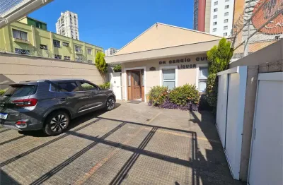 Casa com 2 quartos à venda na Rua Doutor Eduardo Monteiro, 141, Vila Bela Vista, Santo André