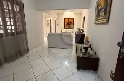 Casa com 3 quartos à venda na Rua Doutor Paulo Valle, 1134, Jardim América, Bauru