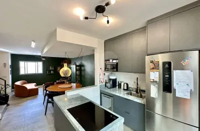 Casa à venda com 3 dormitórios sendo 1 suíte e quintal privativo no Villagio Viana – Granja Viana