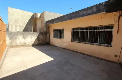 Casa à venda — Terreno com 220m² no Carrão – Oportunidade para Construtores e investidores