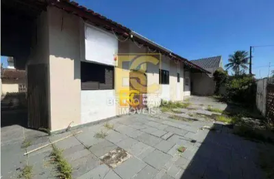Casa térrea á 100m do mar - três marias - peruíbe/sp