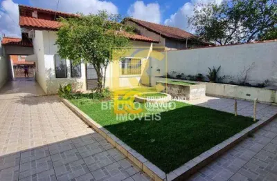 Casa com 4 quartos e amplo quintal a 700m da praia – conforto e estilo