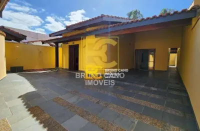 Casa térrea á 200m do mar - três marias - peruíbe/sp