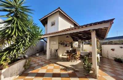 Casa com 3 quartos à venda na Rua Raimundo Fidencio, 665, Estância Balneária Maria Helena Novaes, Peruíbe