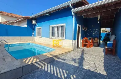 Casa geminada com 2 quartos e área de lazer em peruíbe