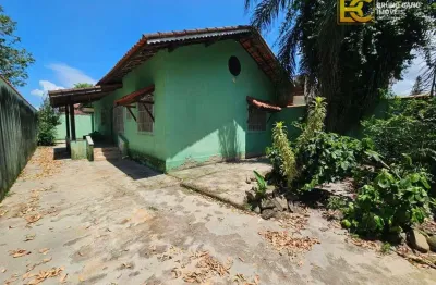 Casa com 3 quartos e quintal espaçoso – aproximadamente 700m do mar