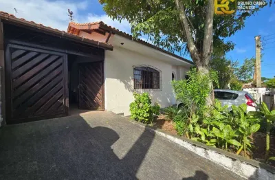 Casa térrea em bairro residencial a 850m do mar- stella maris - peruíbe/sp