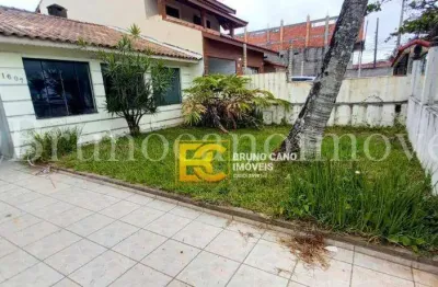 Casa com 3 dormitórios à venda, 250 m² por r$ 1.300.000,00 - centro - peruíbe/sp