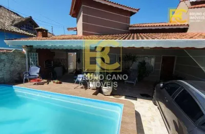 Casa térrea com área de lazer completa a 3 minutos da praia