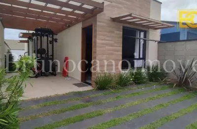 Casa com acabamento de alto padrão a 1.800m da praia – 2 dormitórios e espaço para lazer