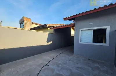 Casa nova geminada com piscina no josedy em peruíbe/sp