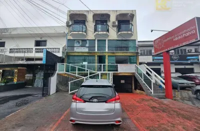 Apartamento com sacadas e vista parcial para o mar a 400m da praia – são joão batista em peruíbe/sp