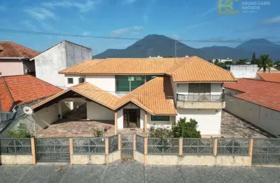 Sobrado para locação à 50 metros da praia no stella maris em peruíbe/sp