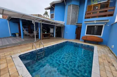 Sobrado com piscina 150 metros da praia no três marias em peruíbe/sp