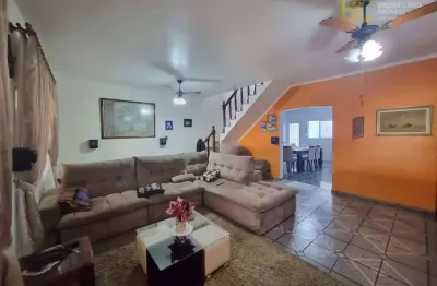 Casa com 4 quartos à venda na Avenida 24 De Dezembro, 410, Centro, Peruíbe