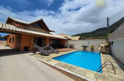 Sobrado à venda em Peruíbe a poucos metros da praia - Jardim Guarau - Peruíbe/SP