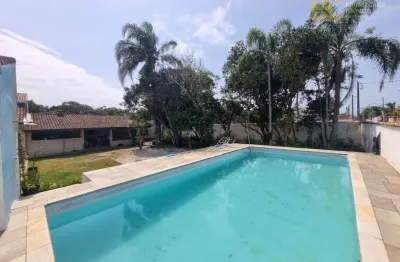 Casa térrea em 3 lotes com piscina á venda - Casa Blanca - Peruíbe/SP.