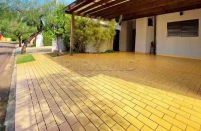 Sobrado em Condomínio Fechado com 254,92m² , bairro Nova Aliança zona sul de Ribeirão Preto. próximo da cidade e condominio barato.