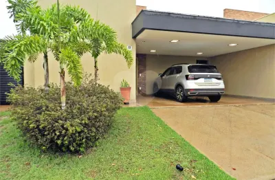 Casa em condomínio fechado com 3 quartos à venda na Cravinas, 1000, Centro, Cravinhos