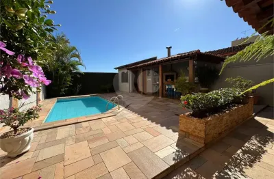 Casa com 3 quartos à venda na Rua Antônio Achê, 344, Jardim Irajá, Ribeirão Preto