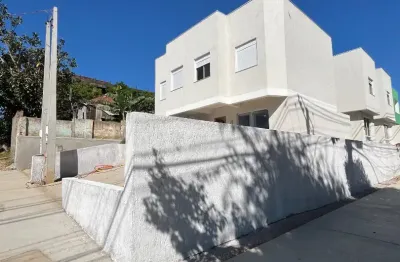 Pré lançamento 368mil sobrados 2 dormitórios(suíte) garagem