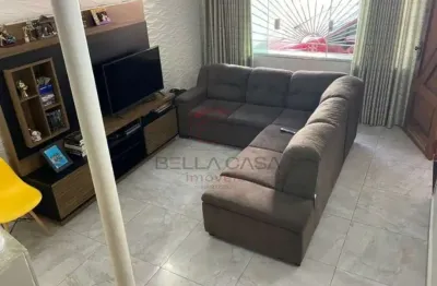 Casa a venda na mooca com entrada lateral, 3 quartos e quintal