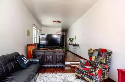 Sobrado à venda na mooca com 243m², 3 suítes e 2 vagas de garagem