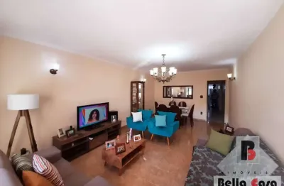 Venda - 3 dormitórios, uma suíte,  sala dois ambientes, vaga 3 carros e quintal amplo