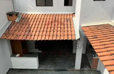 Casa a venda na mooca com 3 quartos, quintal e 2 vagas de garagem