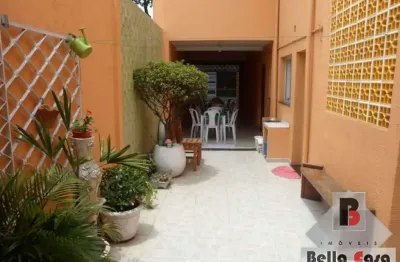 Sobrado 3 dormitórios, 3 vagas, quintal grande com churrasqueira mooca
