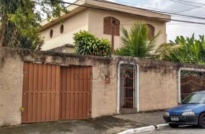 Sobrado com 4 dormitórios e 7 vagas no alto da mooca.