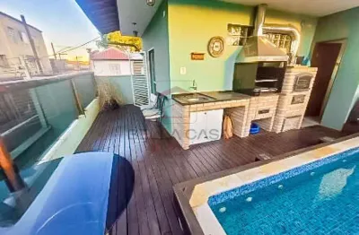 Sobrado à venda na mooca, 3 suítes, piscina, churrasqueira e 4 vagas de garagem!