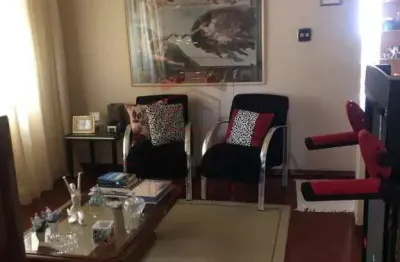 Casa assobradada a venda na mooca, 2 dormitórios e 1 vaga.