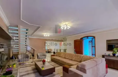 Sobrado Alto da Mooca, com 3 suítes, 3 vagas, espaço gourmet e piscina na Mooca.