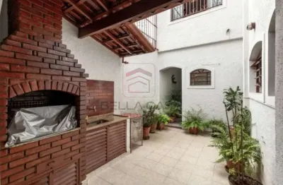 Sobrado com 3 quartos e entrada lateral a venda no bairro da mooca